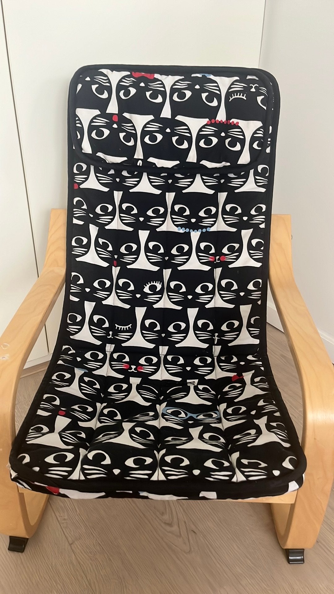 Ikea poeng kinderstoel met kattenprint, Ophalen, Gebruikt, Overige typen