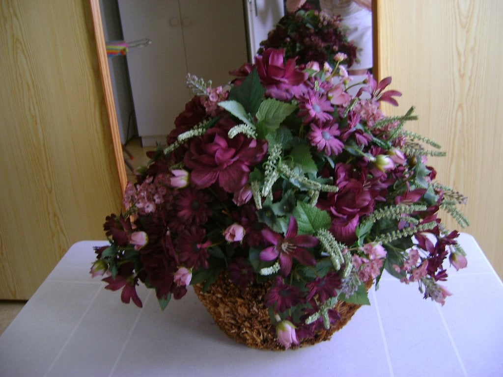 groot lila/paars zijde boeket in rieten theepot van 50brx44h, 44 cm, Zijde, Ophalen of Verzenden, Zo goed als nieuw