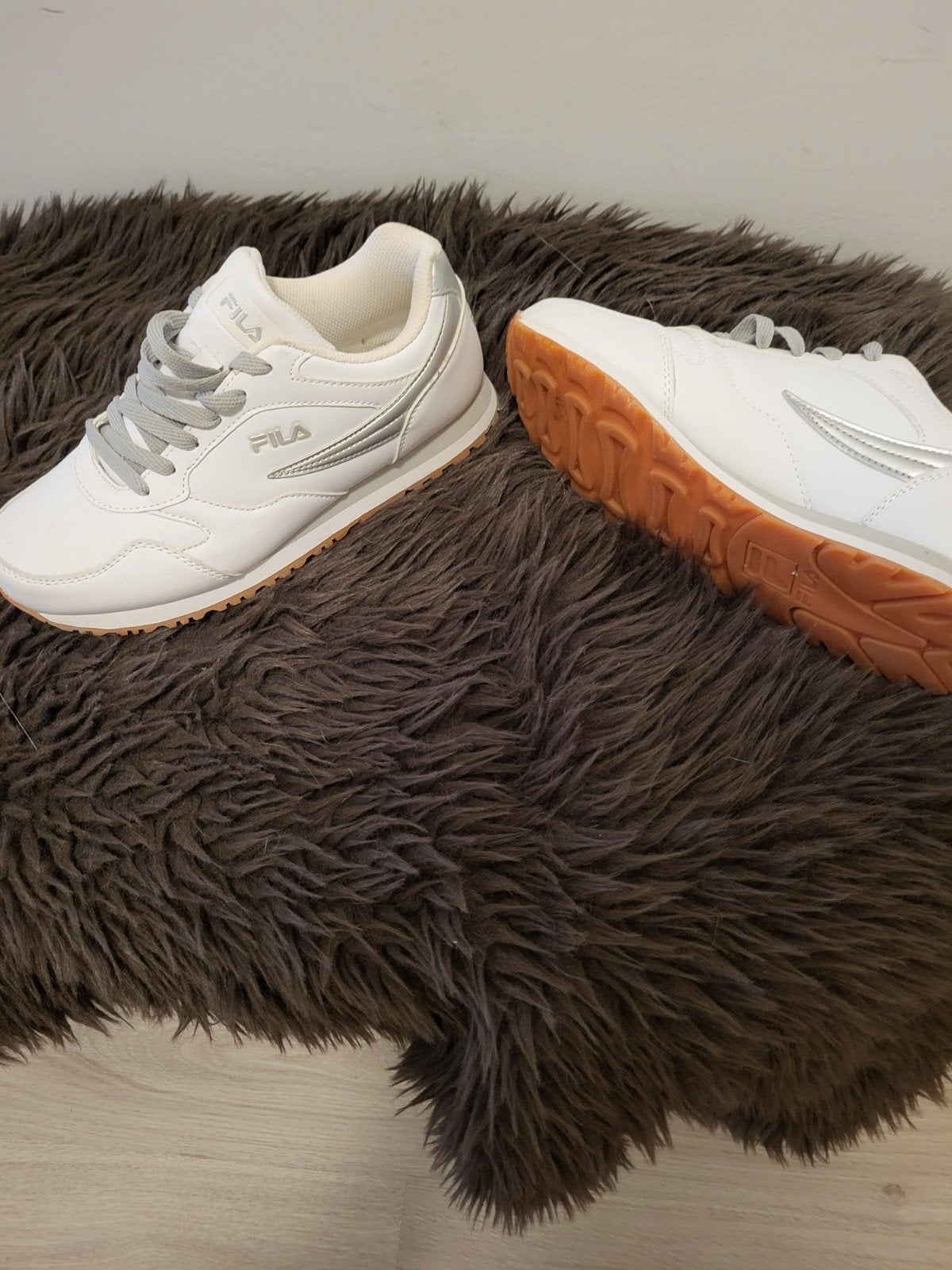 Witte Fila sneakers - Zo goed als nieuw, Ophalen, Wit, Fila, Sneakers of Gympen
