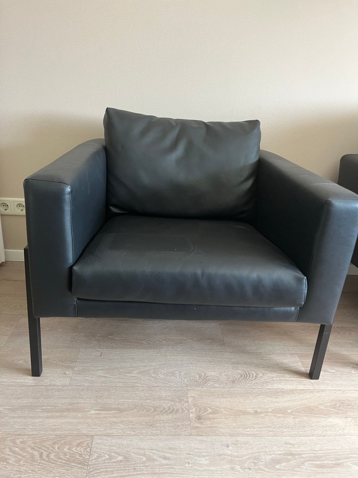 2 stijlvolle zwarte leren fauteuils van Ikea, Ophalen, Gebruikt, Leer, 75 tot 100 cm