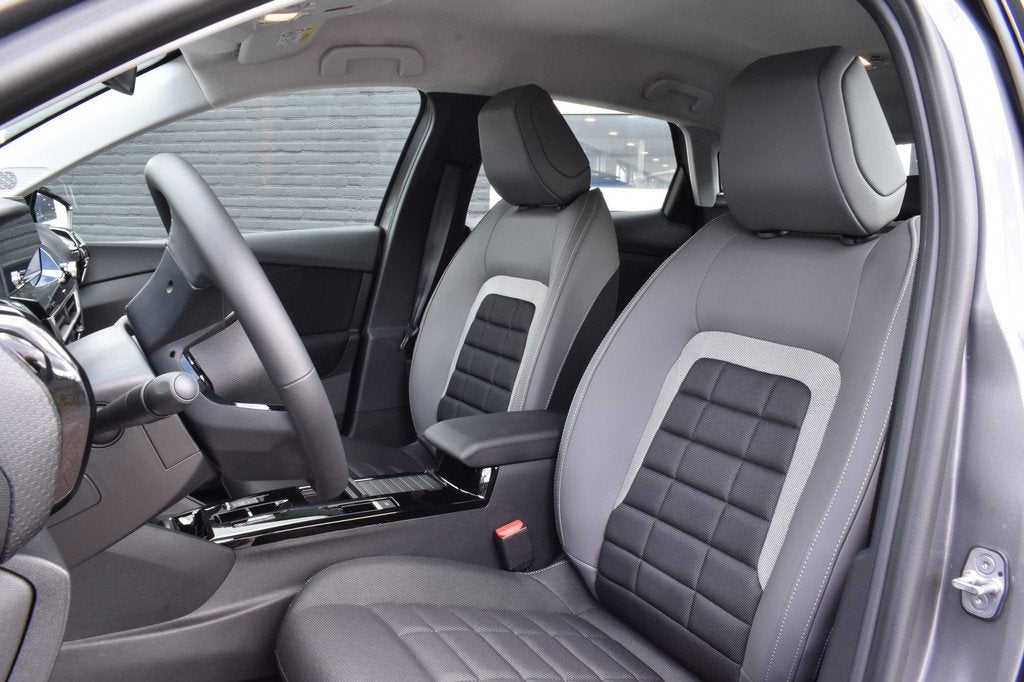 Citroën Ë-C4 Business 156pk Extended range 54 kWh Navigati, Auto's, Citroën, Stof, Gebruikt, Zwart, 156 pk