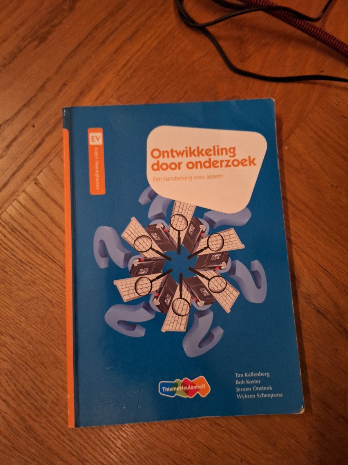 Ontwikkeling door onderzoek - Handreiking voor leraren, Ton Kallenberg, Bob Koster, Jeroen Onstenk, Wybren Scheepsma, Zo goed als nieuw
