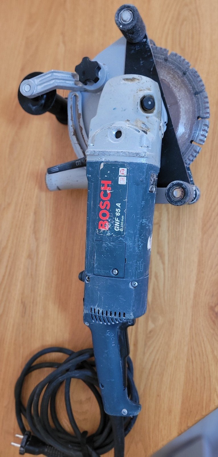 BOSCH GNF 65 A muurfrees 2400W, Ophalen, Gebruikt, Overige typen, 30 tot 70 mm