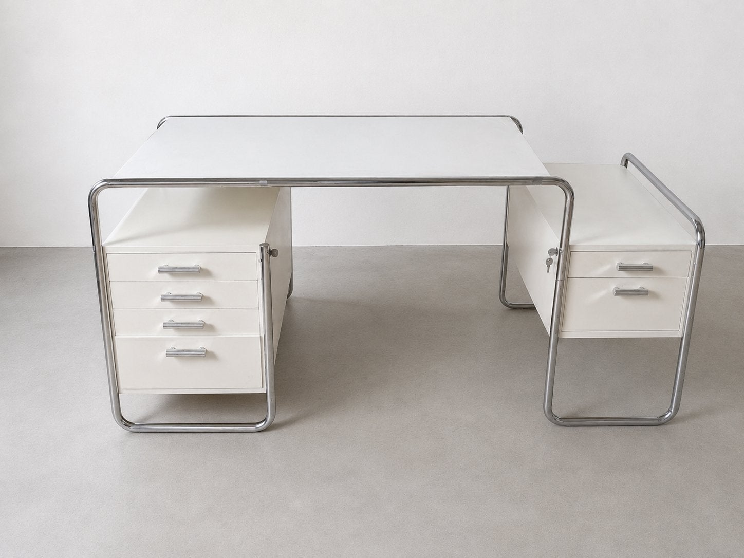 Thonet S 285 Bureau Marcel Breuer Wit met 2 ladeblokken, Overige typen, Gebruikt, Met lades, Metaal
