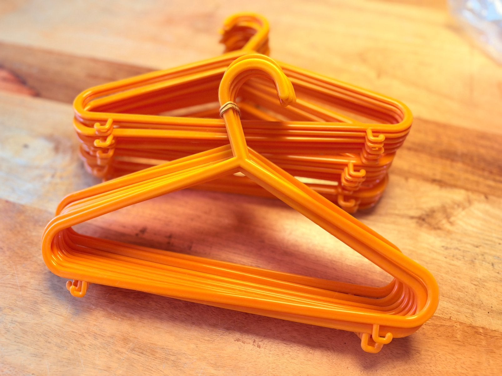 Kinder kledinghangers oranje 30 stuks, Kinderen en Baby's, Ophalen of Verzenden, Gebruikt