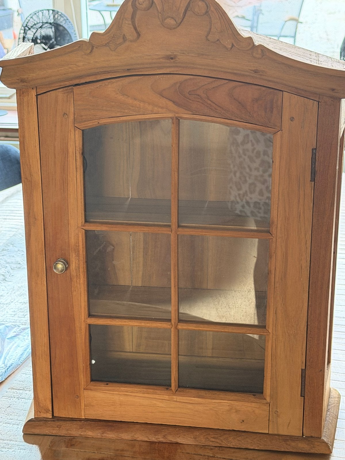Teak Houten wandkastje met glazen deur en planken, Ophalen