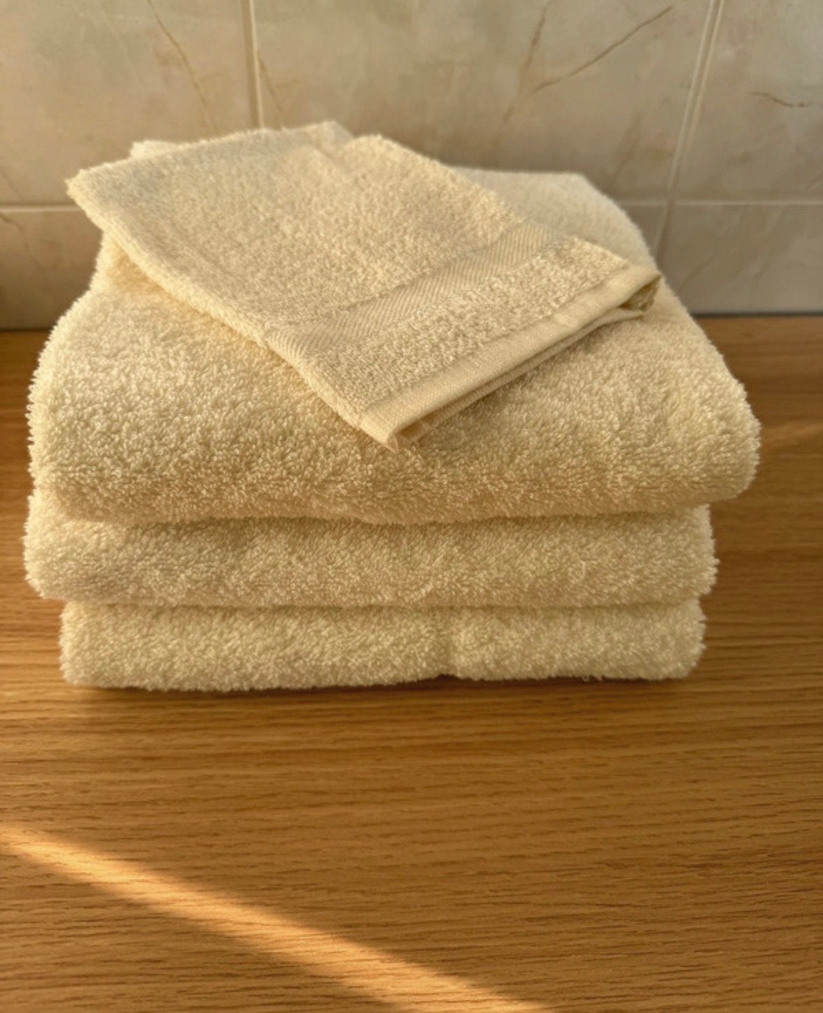 Nieuwe Jorzolino handdoeken set - creme, Handdoek, Nieuw, Ophalen of Verzenden, Overige merken