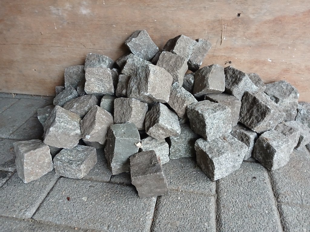 Kasseitjes, Ophalen, Gebruikt, Graniet, Kei