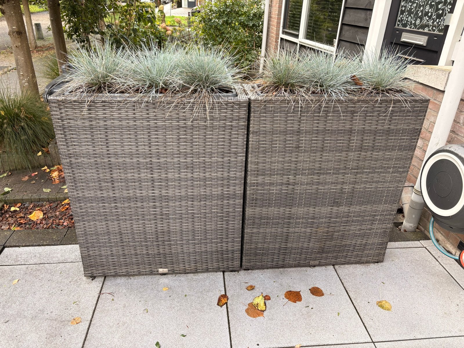 2x Grote bloembakken van kunststof wicker, Tuin en Terras, Ophalen, Overige materialen, Zo goed als nieuw, Balkon