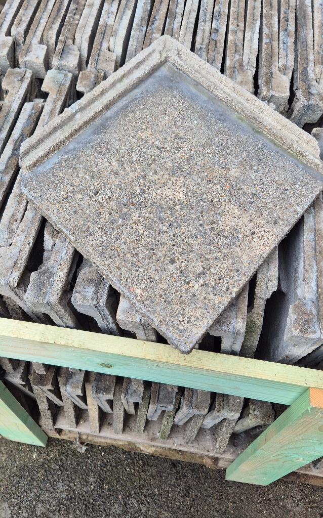 Beton daktegels, Ophalen, Steen of Klei, 15 m² of meer, Dakpannen