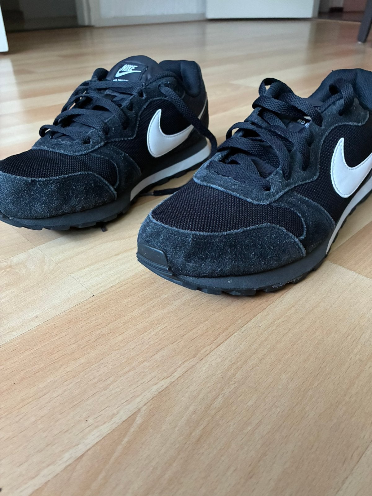 Nike md runner 2 maat 42 (valt als 41,5), Ophalen of Verzenden, Zo goed als nieuw