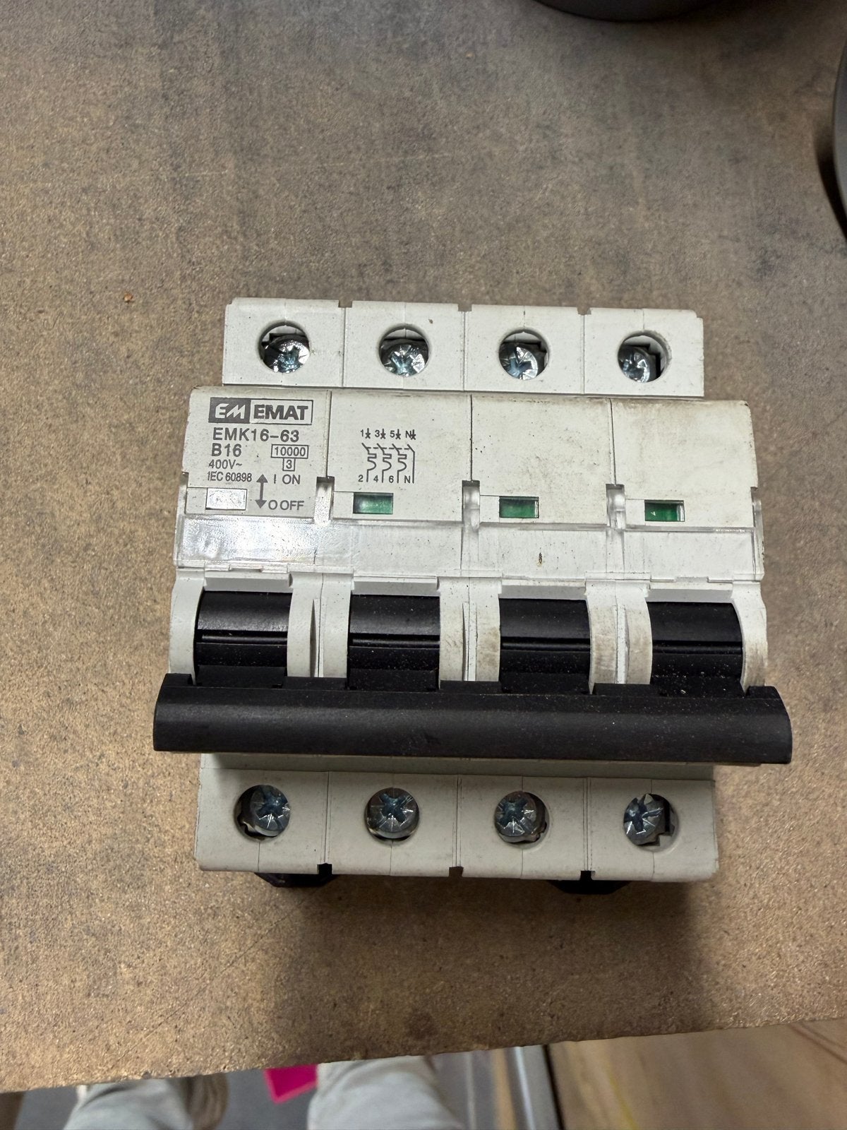 EMAT EMK16-63 Automaat B16 400V, Ophalen of Verzenden, Gebruikt, Emat, Installatieautomaat