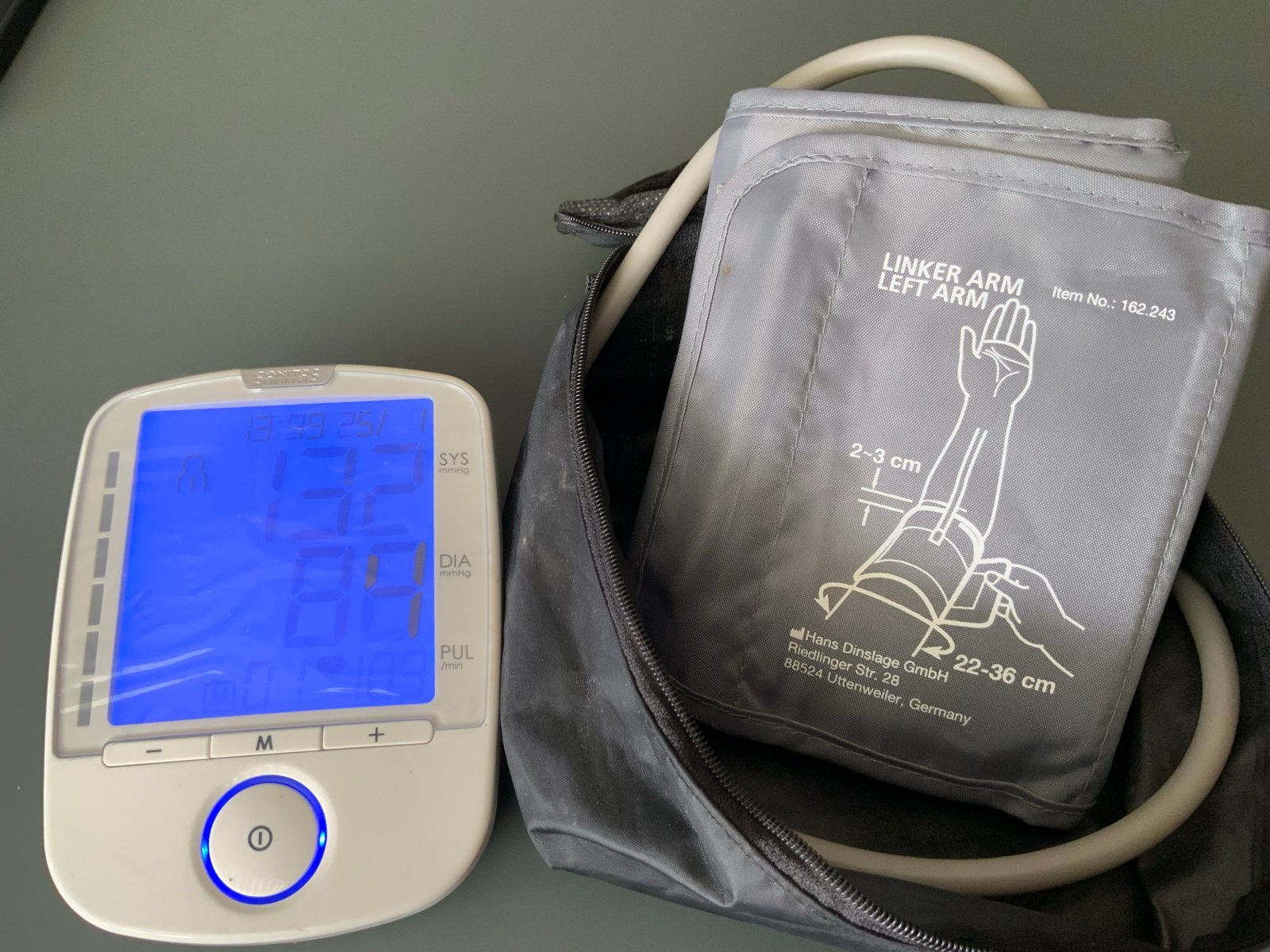 Beurer BM47 Bloeddrukmeter met manchet en opbergtas, Ophalen of Verzenden, Zo goed als nieuw, Overige typen