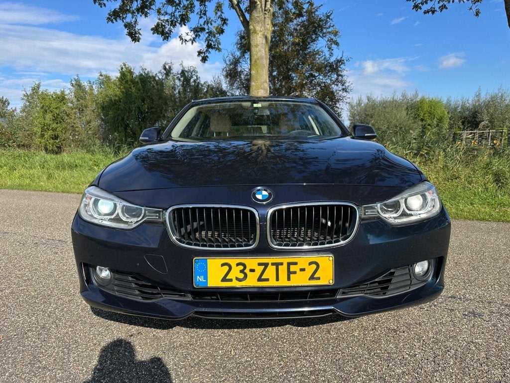 BMW 3-serie Touring 320i High Executive|euro 6, Auto's, 4 cilinders, Automatische klimaatregeling, Blauw, Handgeschakeld