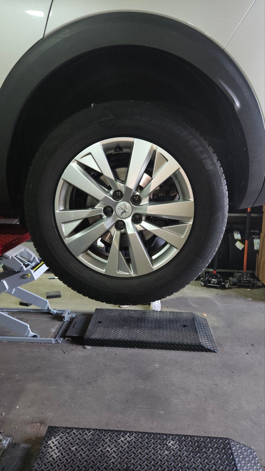 Peugeot 3008 velgen met Michelin banden, Ophalen, Banden en Velgen, 17 inch, Zomerbanden