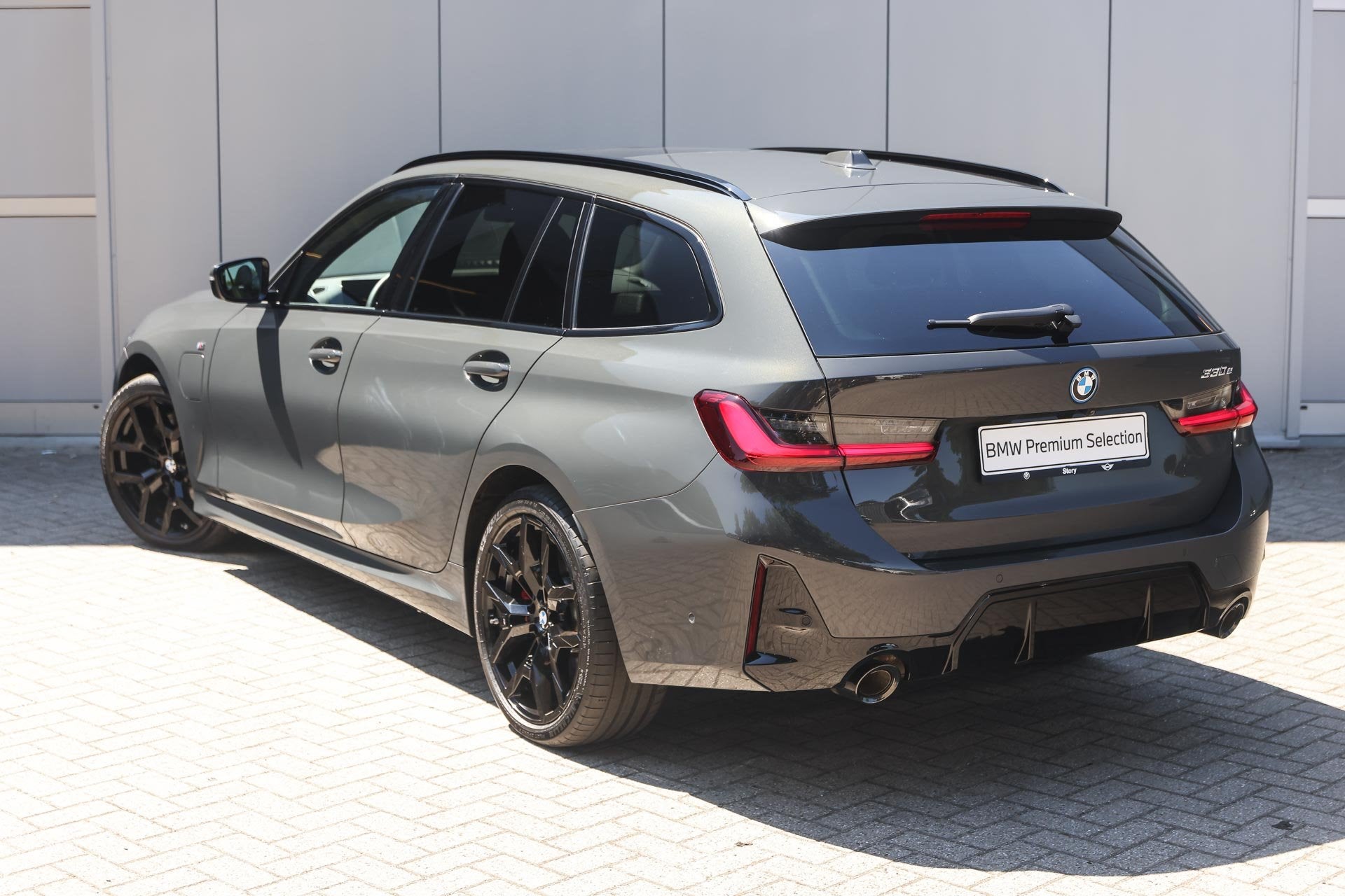 BMW 3 Serie Touring 330e M Sport Automaat / Panoramadak / Ac, Gebruikt, 4 cilinders, Met garantie (alle), 38 km/l