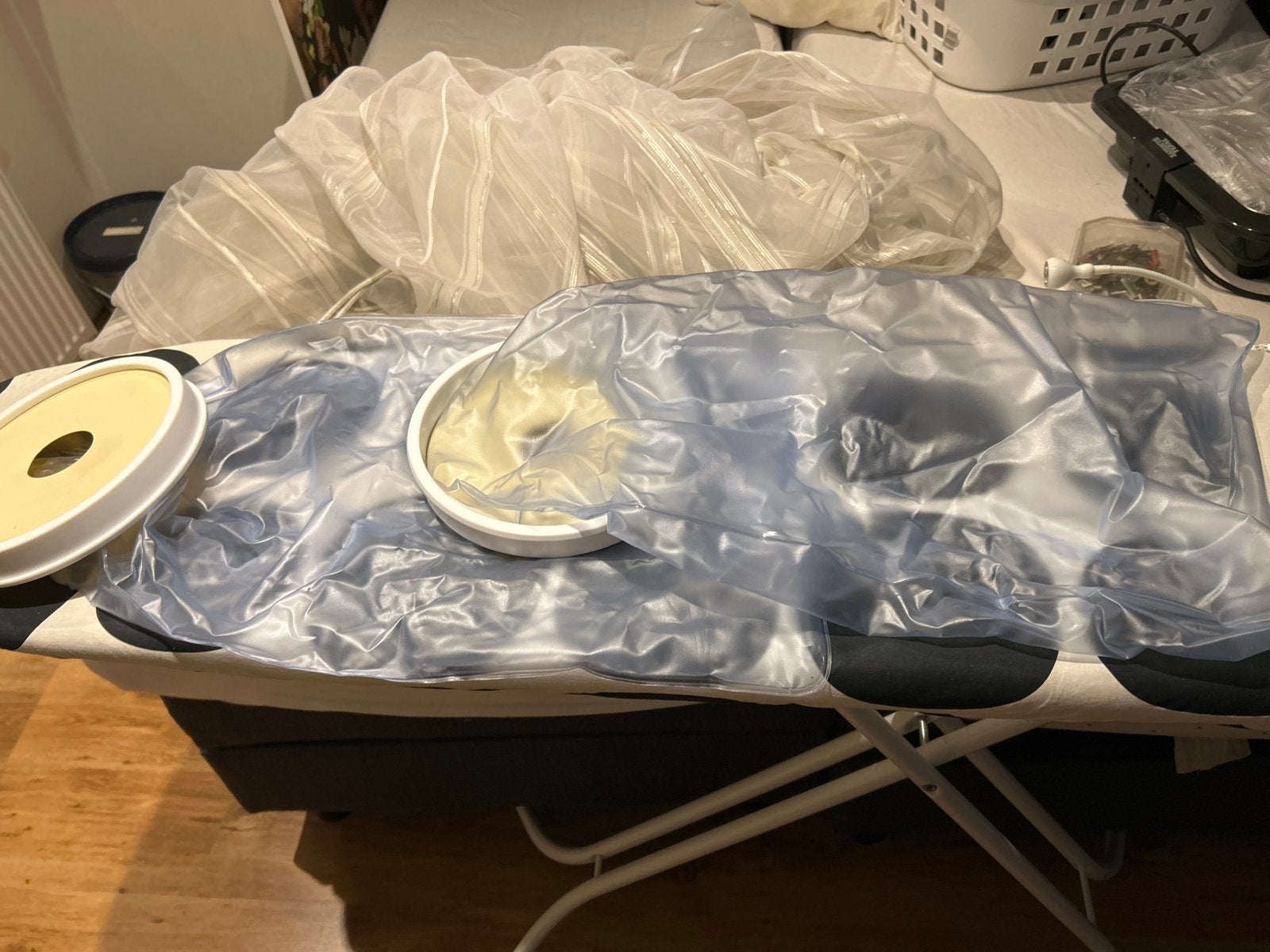 Twee water dichte beschermhoes voeten benen. Gips, Diversen, Ophalen