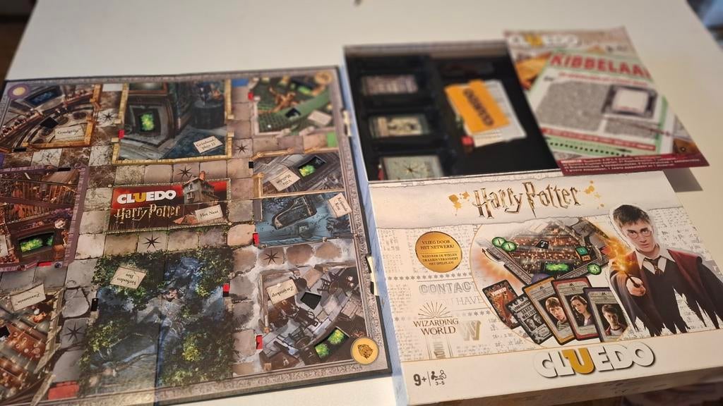 Cluedo Harry Potter Bordspel - Zo goed als nieuw, Hobby en Vrije tijd, Gezelschapsspellen | Bordspellen, Vijf spelers of meer