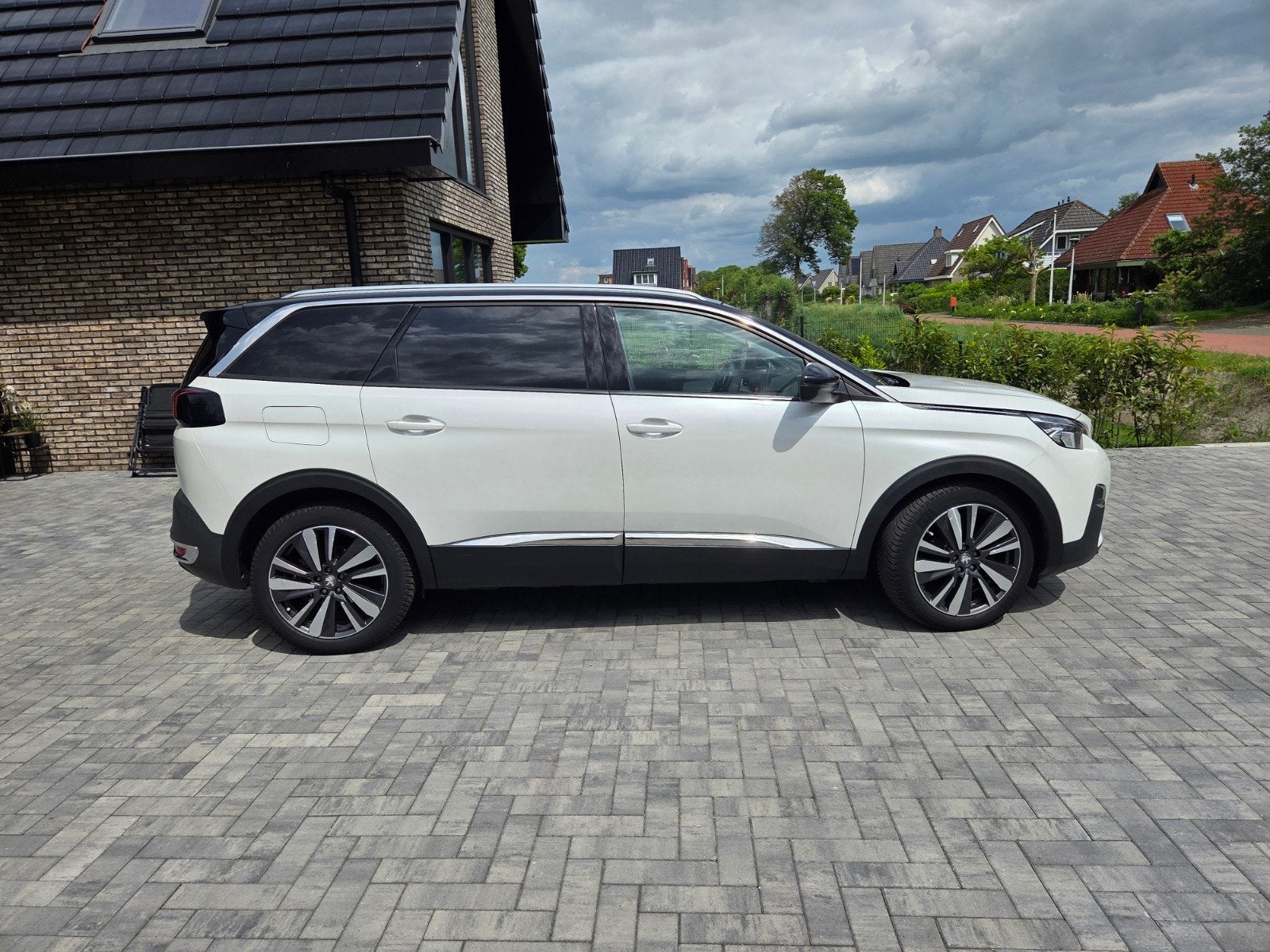 Peugeot 5008 1.2 Puretech 130pk S&S Advanced Grip Control, Voorwielaandrijving, 1199 cc, 1290 kg, Wit