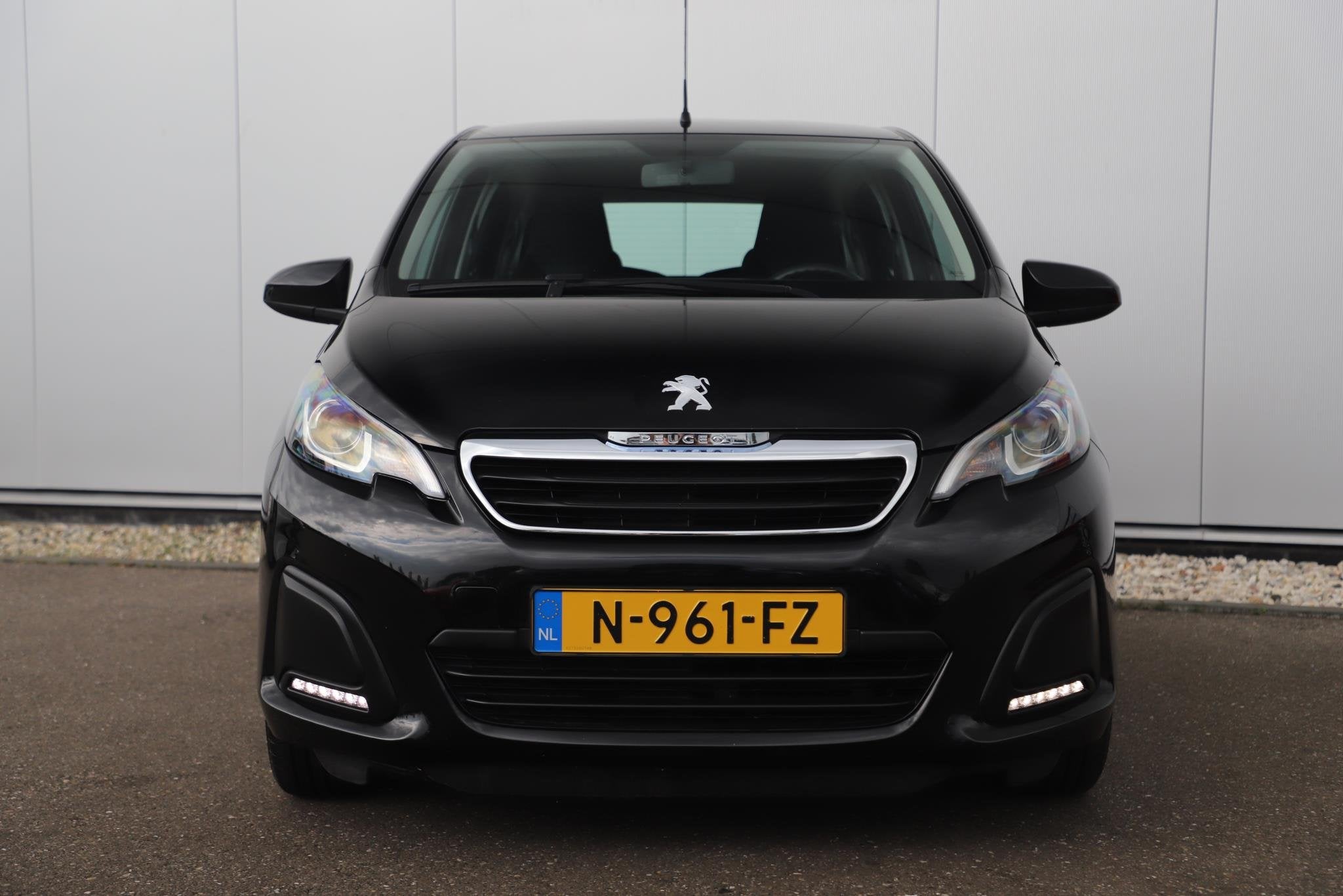 Peugeot 108 1.0 e-VTi Active Radio Bluetooth Airco Elektrisc, Auto's, Peugeot, Voorwielaandrijving, Gebruikt, Euro 6, Met garantie (alle)