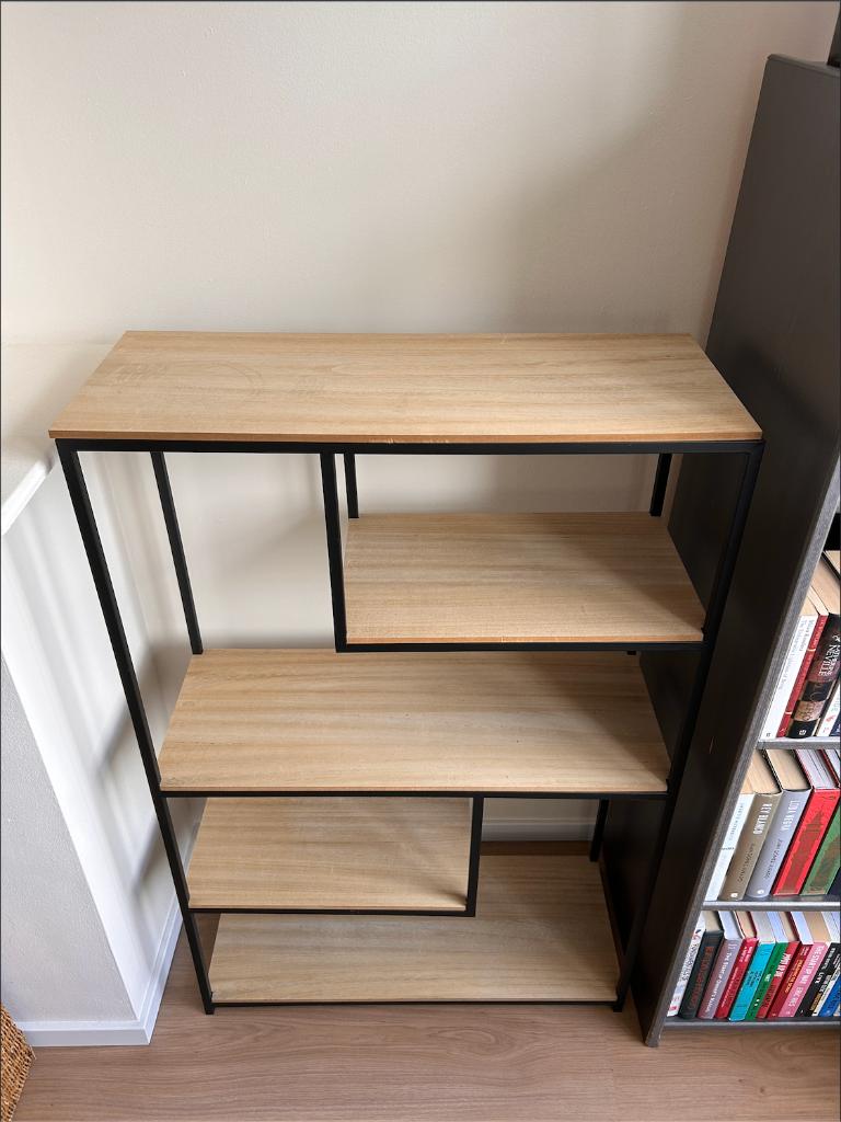 Wooden shelving unit, Ophalen, Zo goed als nieuw