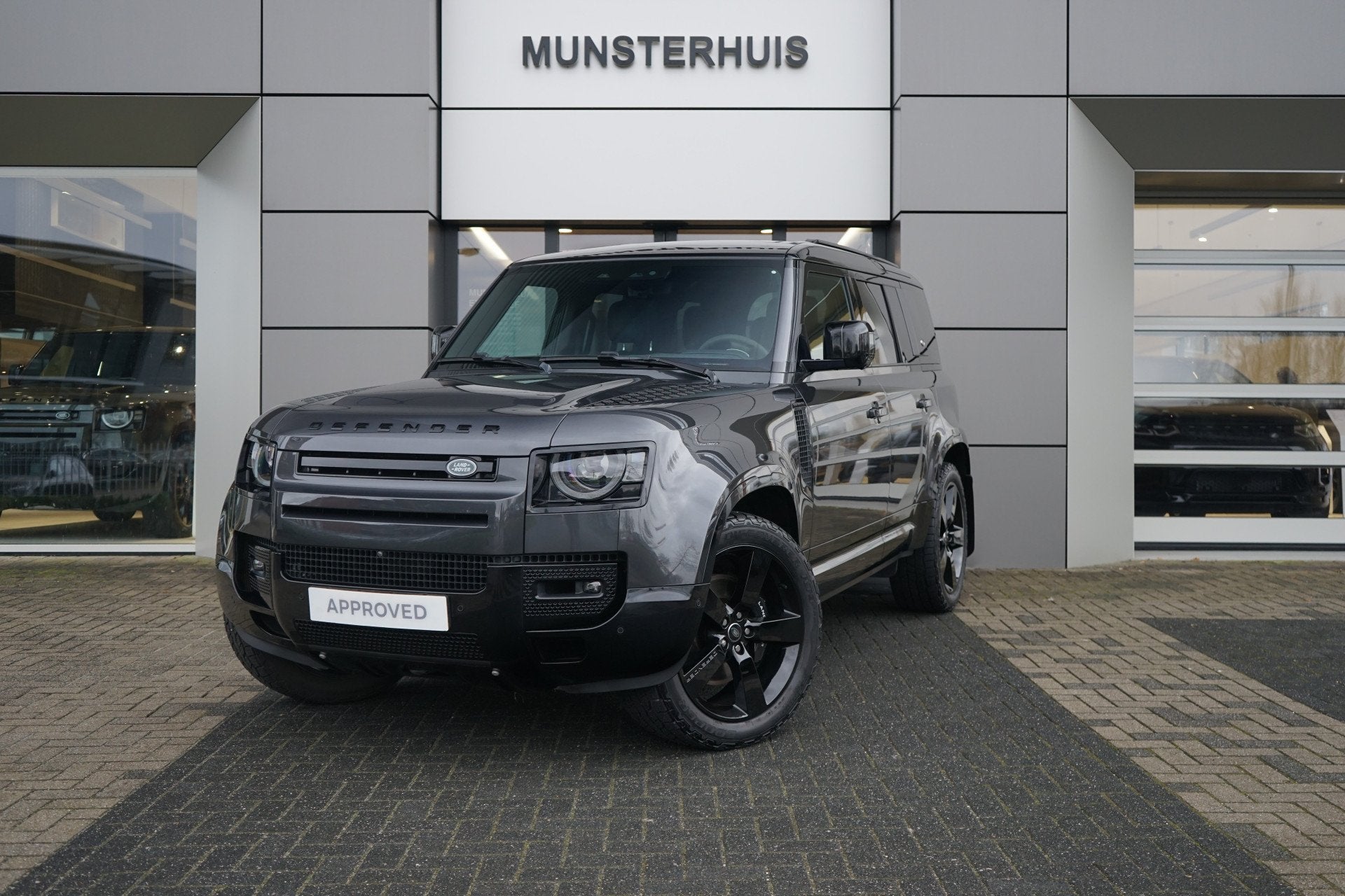Land Rover Defender 110 5.0 P525 110 V8 | 1ste Eigenaar | El