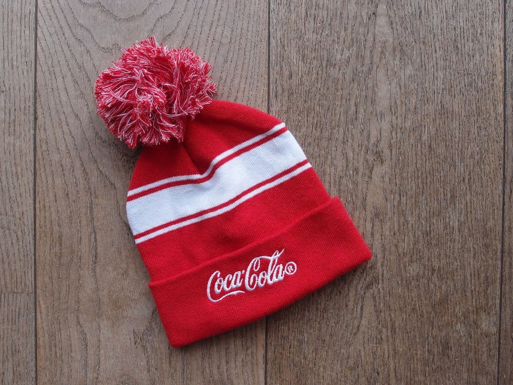Nieuwe en ongedragen originele Coca Cola beanie muts, Kleding | Heren, Mutsen, Sjaals en Handschoenen, Overige maten, Ophalen of Verzenden