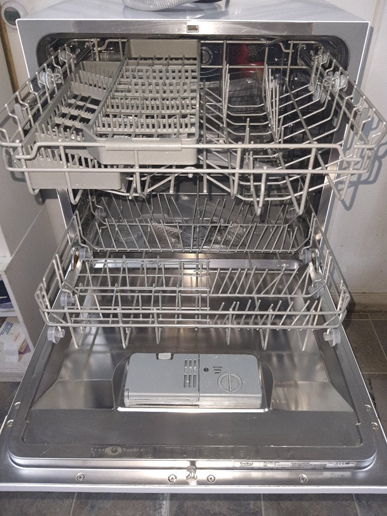 A+ Vrijstaande Beko vaatwasser werkt Uitstekend (hoog 60cm), Ophalen, Energieklasse A of zuiniger, Minder dan 85 cm, Zo goed als nieuw