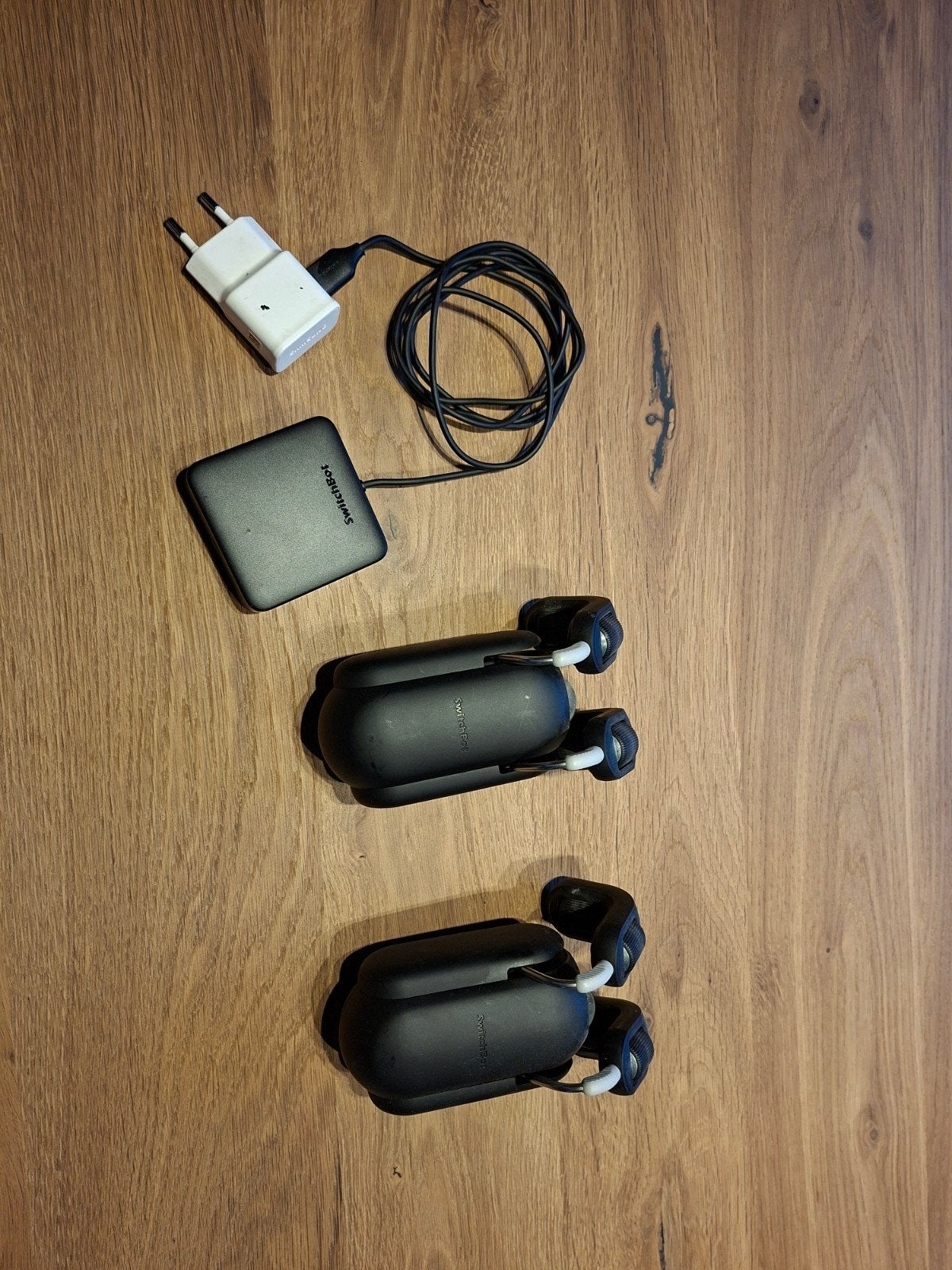 2x SwitchBot Curtain Rod met miniHub. Complete set, Ophalen, Zo goed als nieuw