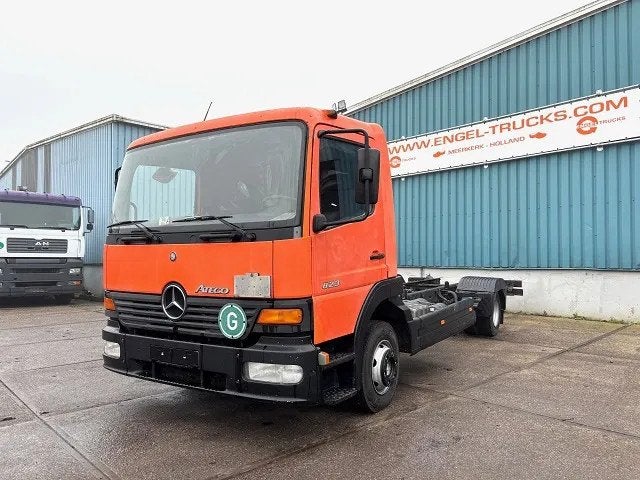 Mercedes-Benz Atego 823L DAY CAB (6-CILINDER) 4x2 CHASSIS (M, Auto's, Euro 2, Achterwielaandrijving, Overige kleuren, Stoelverwarming
