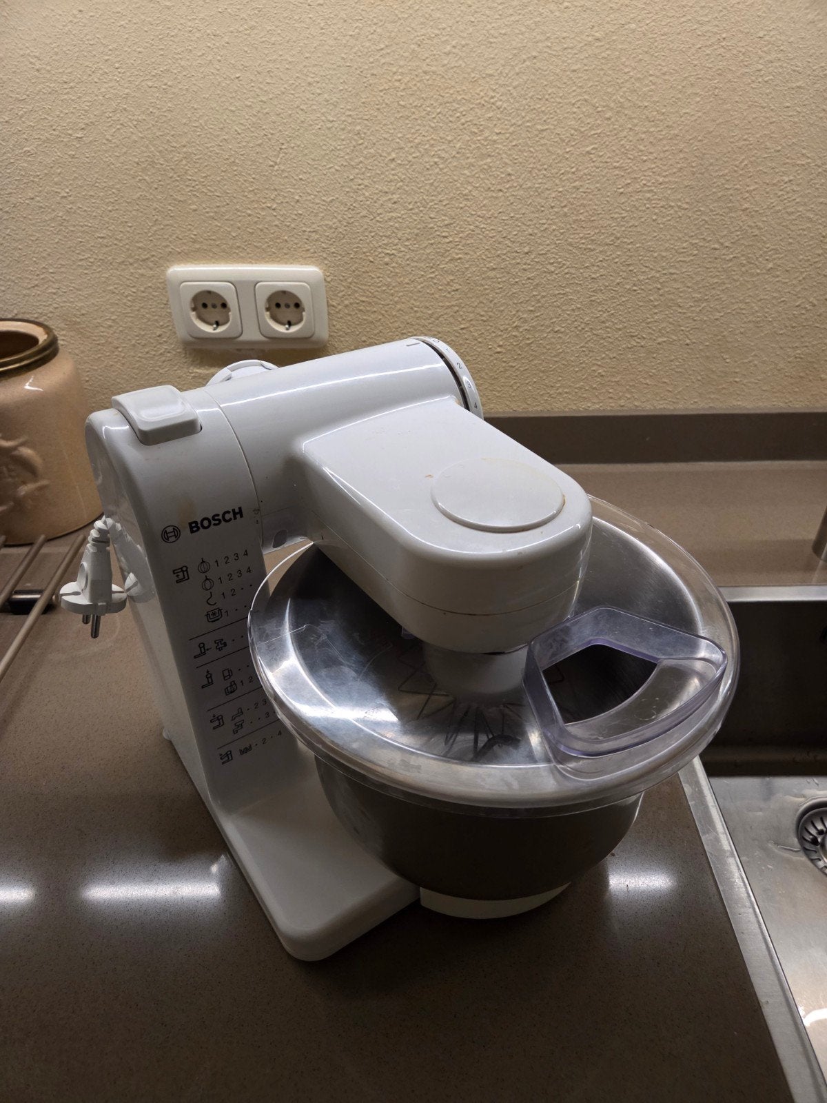 Bosch Keukenmachine - Wit, Compleet met Accessoires, Ophalen, Gebruikt, Vaatwasserbestendig, 3 snelheden of meer