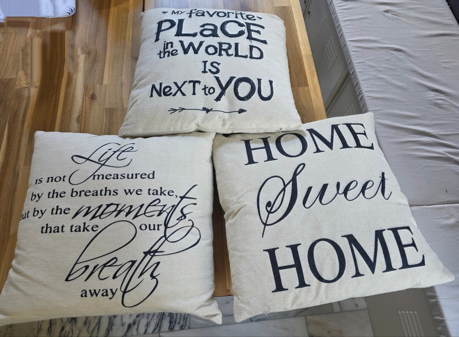 Set van 3 decoratieve kussens met tekst, Ophalen, Overige merken, Gebruikt, Beige