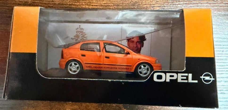 Nieuw in doos Schuco KNVB Opel verzamelitem Frank Rijkaard, Verzenden, Zo goed als nieuw, Auto's