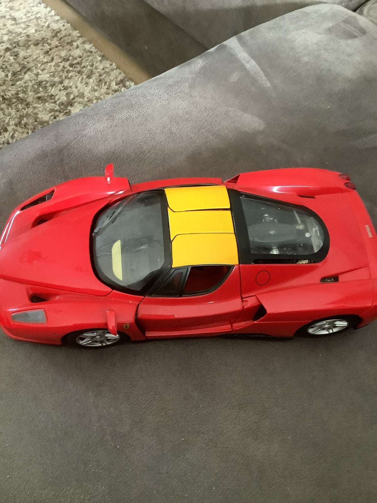 Rode Ferrari met gele dak, Hobby en Vrije tijd, Ophalen of Verzenden, Gebruikt, Hot Wheels