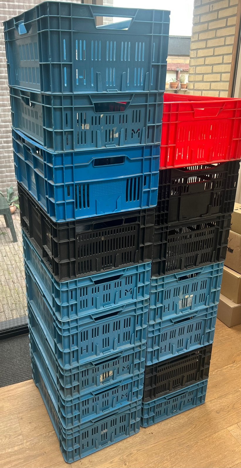 16 stapelkratten, Doe-het-zelf en Verbouw, Kratten en Dozen, Ophalen, Gebruikt, 40 tot 60 cm, 50 tot 75 cm