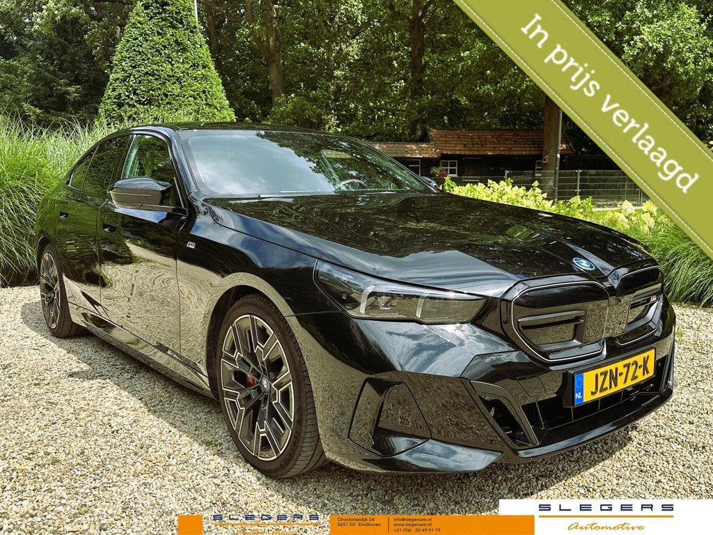 BMW i5 M60 xDrive 84 kWh M60 Pro | Direct Rijklaar, Auto's, BMW, Gebruikt, Zwart, Vierwielaandrijving, Sedan