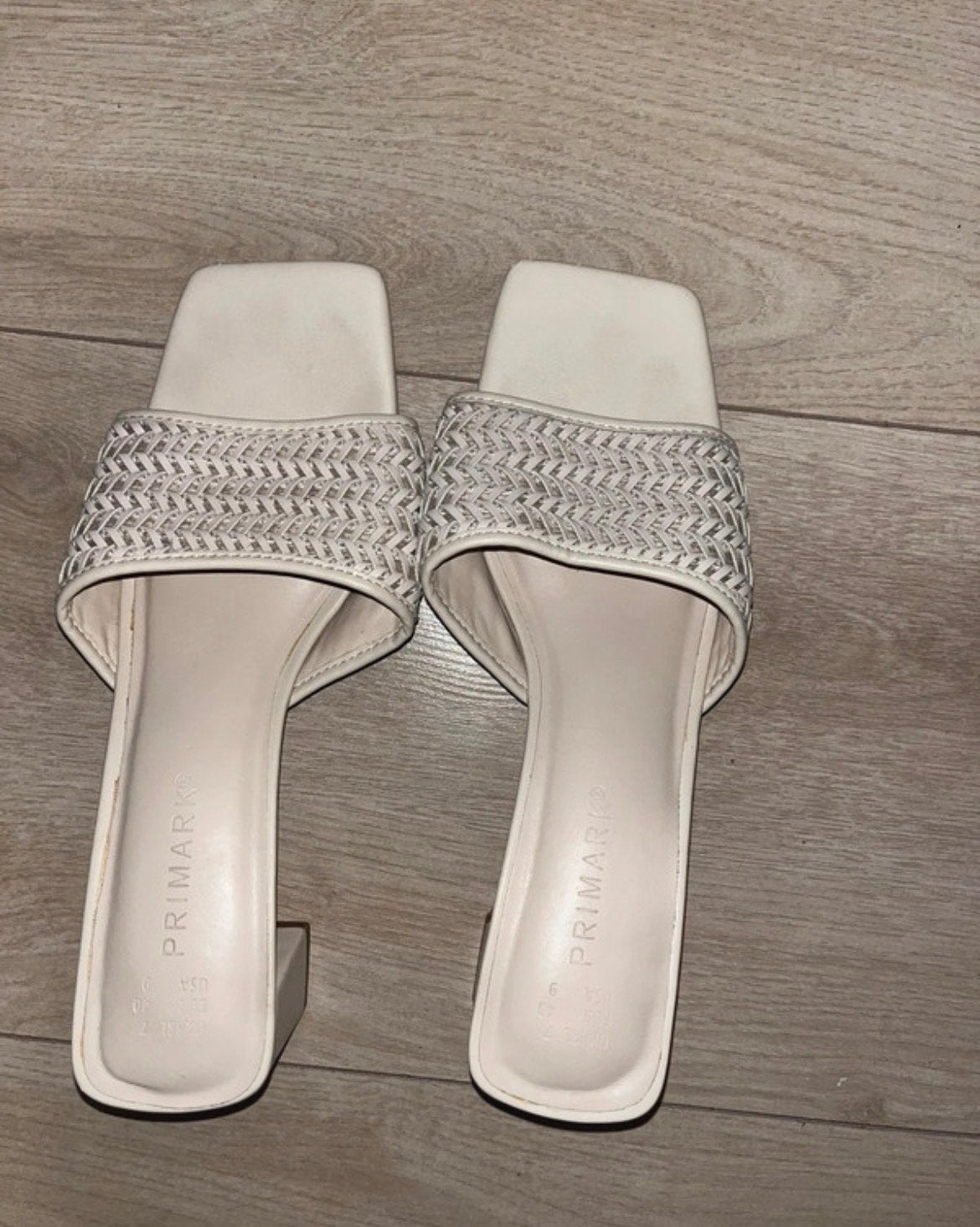 Primark muiltjes met hak - Maat 39, Ophalen of Verzenden, Gedragen, Beige, Sandalen of Muiltjes
