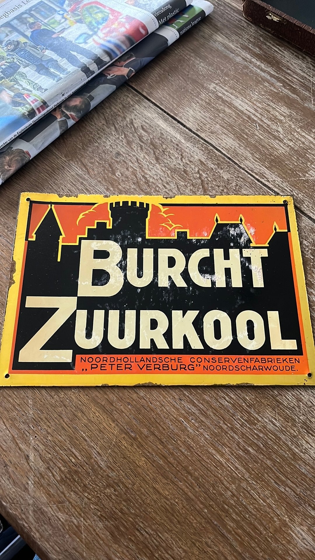Gelithograveerd blikken Bordje”Burcht Zuurkool”, Ophalen of Verzenden, Gebruikt, Reclamebord