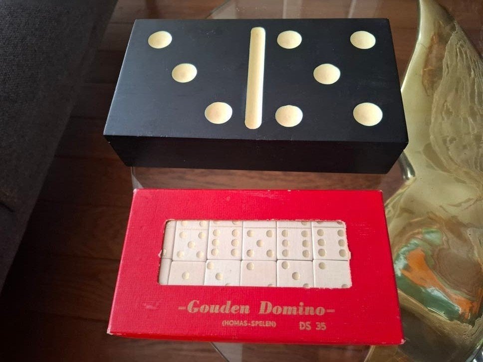 2 Vintage Dominosets: Homas Gouden Domino, Hobby en Vrije tijd, Gezelschapsspellen | Bordspellen, Ophalen of Verzenden, Zo goed als nieuw