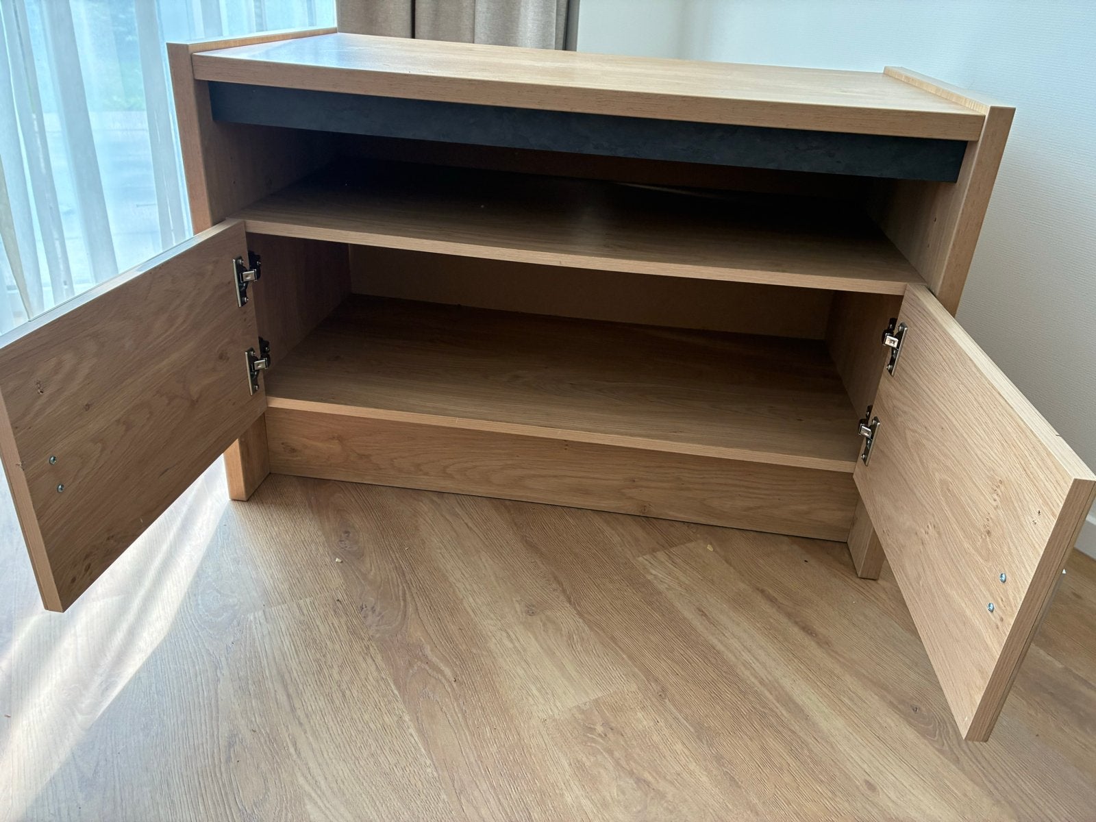 Eikenhouten TV-meubel met opbergruimte, Ophalen, 100 tot 150 cm, Eikenhout, Zo goed als nieuw