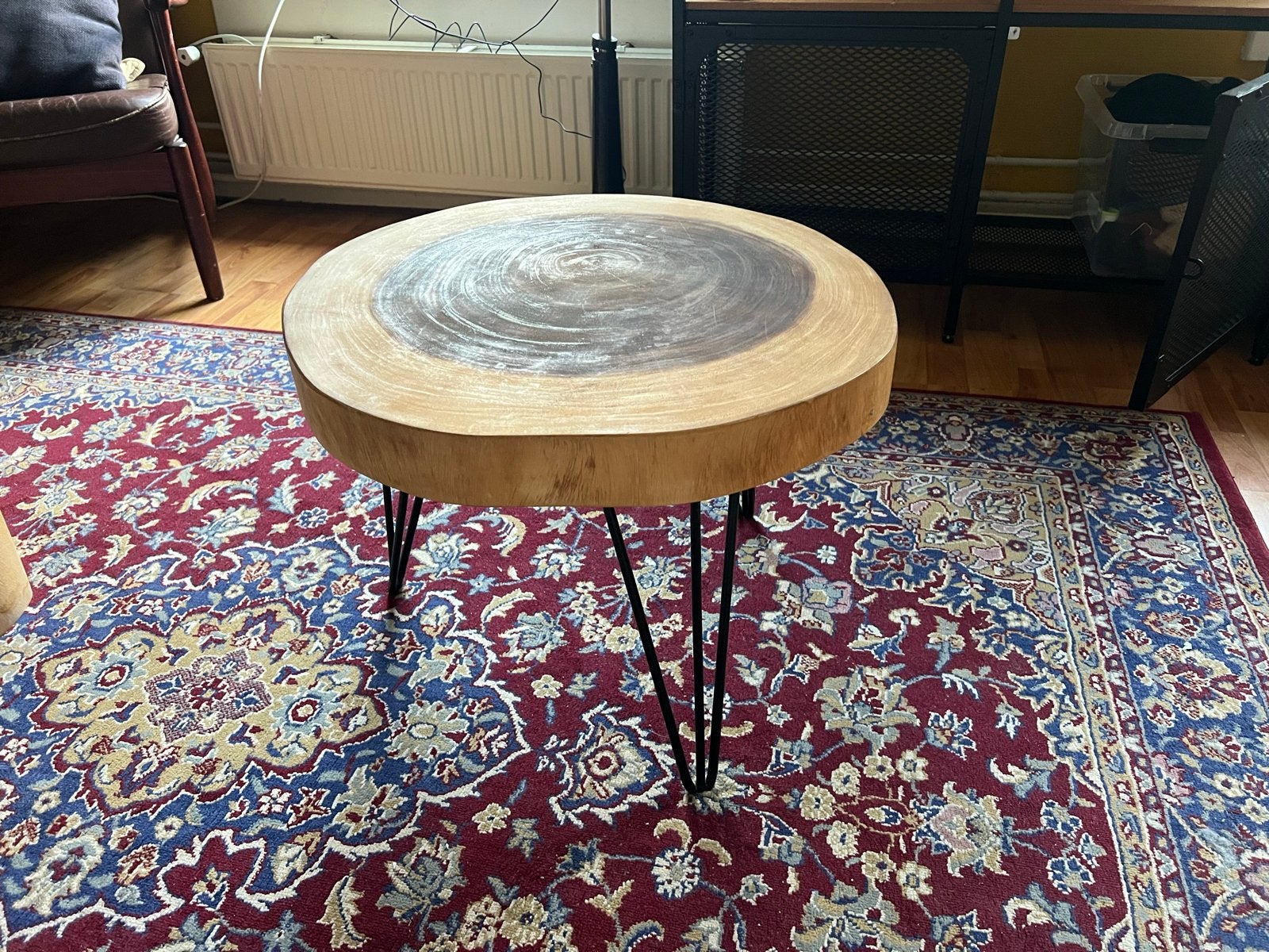 Boomstam salontafel op pinpoot, Ophalen, Rond, 50 tot 100 cm, Zo goed als nieuw