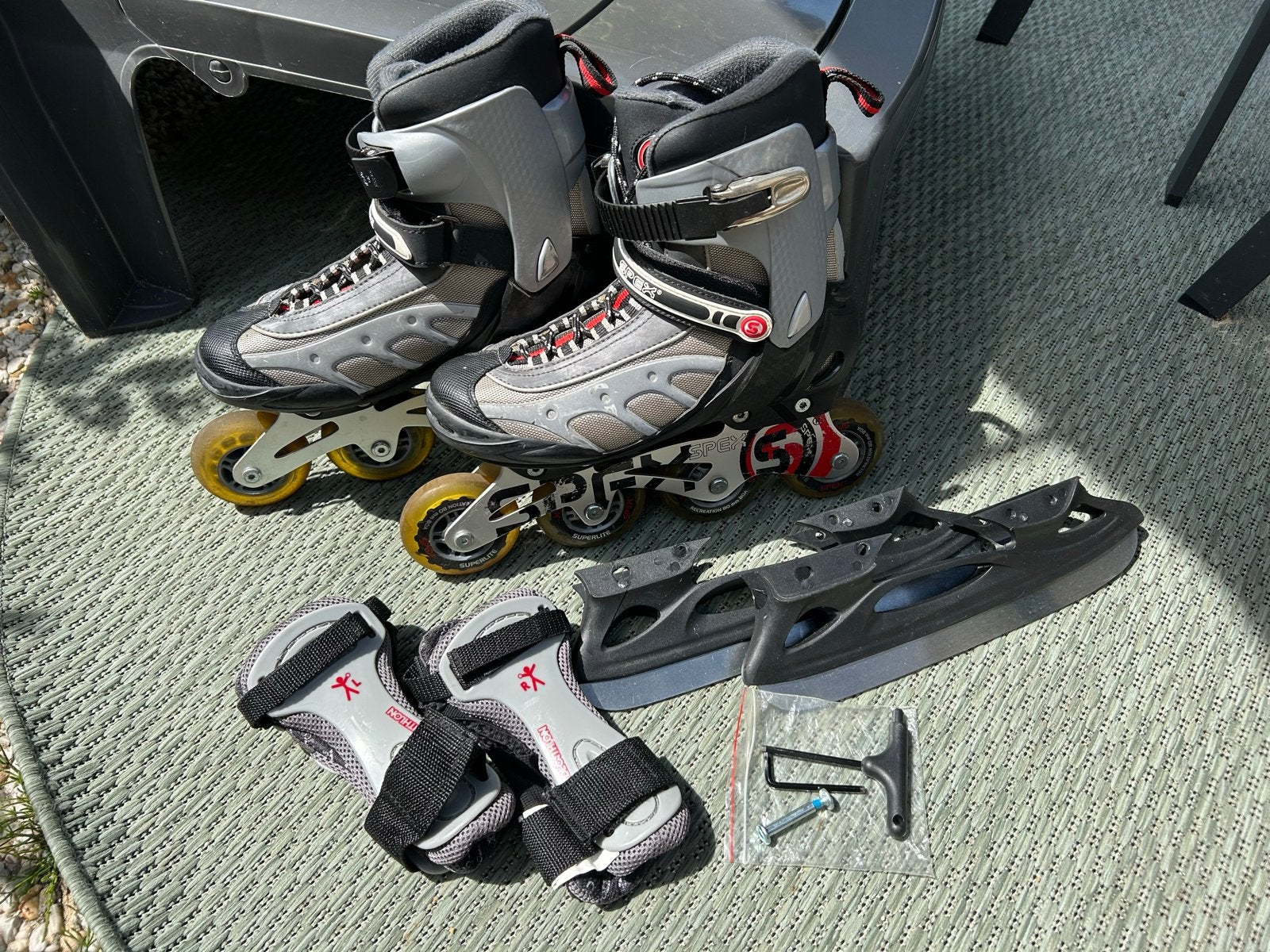 Skeelers en schaatsen 2-in-1, maat 40 met polsbeschermers, Ophalen, Gebruikt, Inline skates 4 wielen, Overige merken