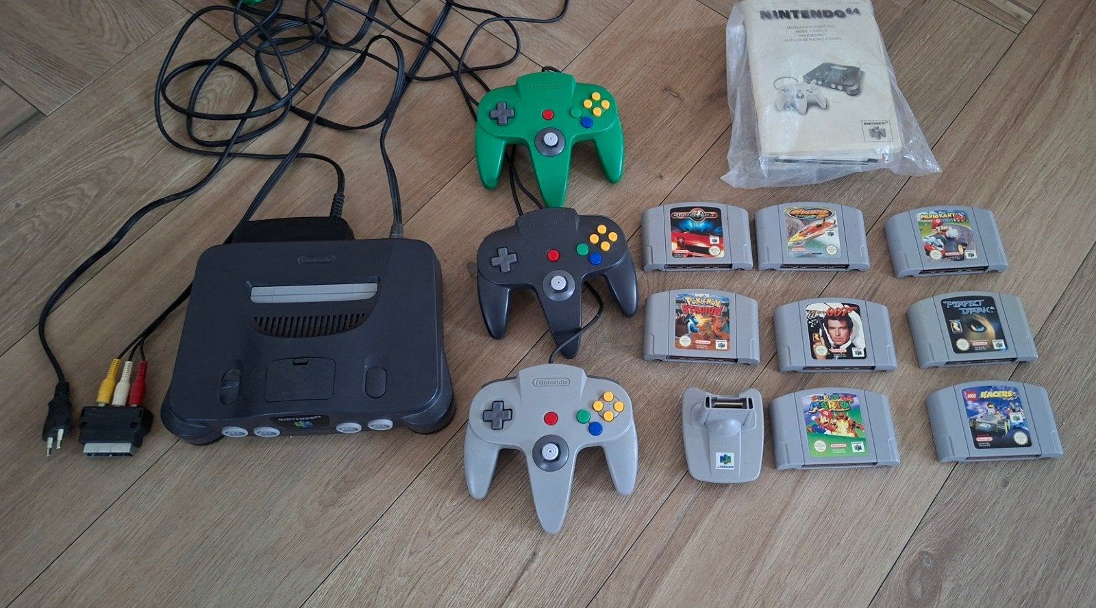 Nintendo 64 Console met 3 controllers en 8 spellen, Ophalen of Verzenden, Gebruikt, Met 3 controllers of meer, Met games