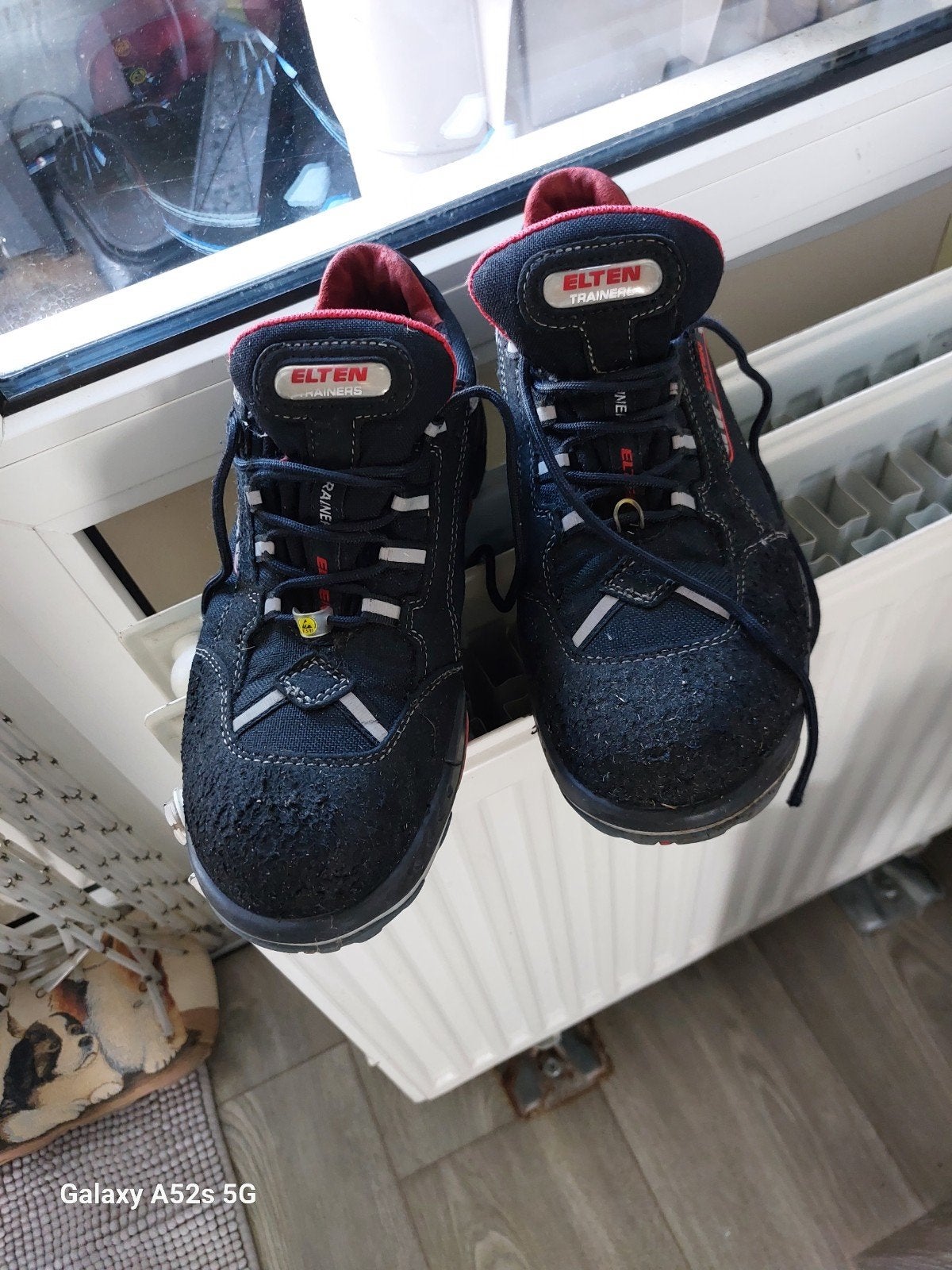 Veiligheidsschoenen en werkschoenen ELTON., Ophalen