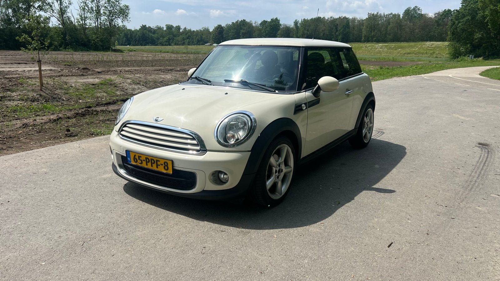 Mini (r56) 1.6 75pk 2011 Wit, Voorwielaandrijving, 4 stoelen, Wit, Origineel Nederlands