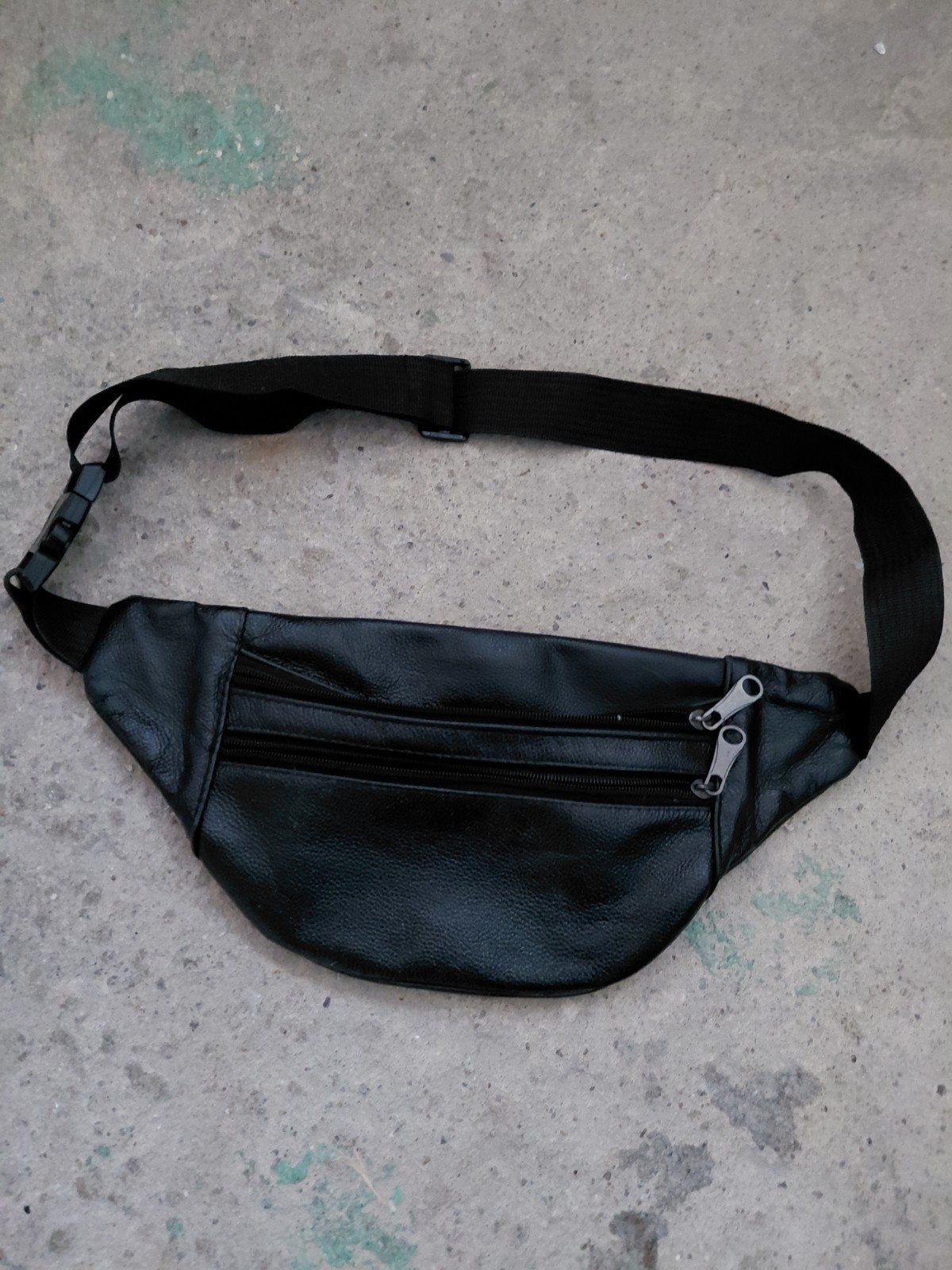 Zwarte heuptas / crossbody tas van (imitatie)leer, Sieraden, Tassen en Uiterlijk, Ophalen, Gebruikt, Zwart, Overige typen