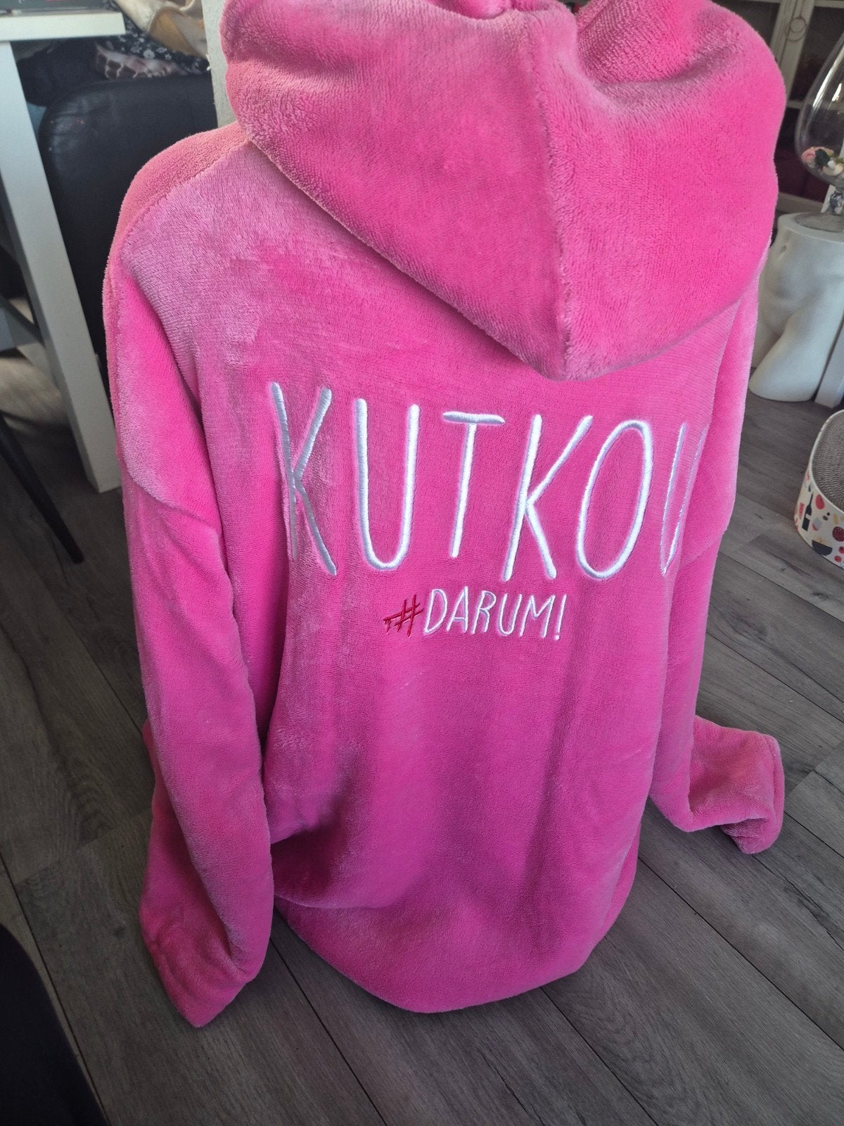 Roze Darumi Oversized Hoodie Deken - Heerlijk Warm!, Maat 46/48 (XL) of groter, Ophalen of Verzenden, Roze, Gedragen