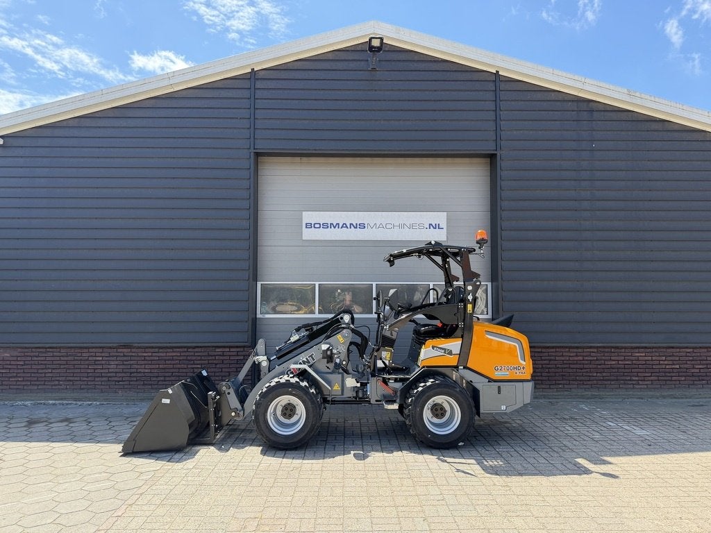 Giant G2700 X-TRA HD+ minishovel NIEUW skid banden €695 LE, Zakelijke goederen, Machines en Bouw | Kranen en Graafmachines, Tobroco