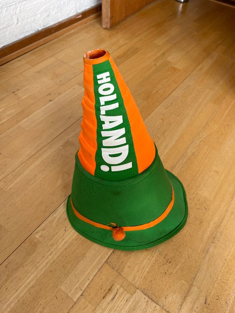 Oranje attribuut Heineken juichtoeter hoed, Ophalen of Verzenden, Gebruikt, Kleding, Heineken