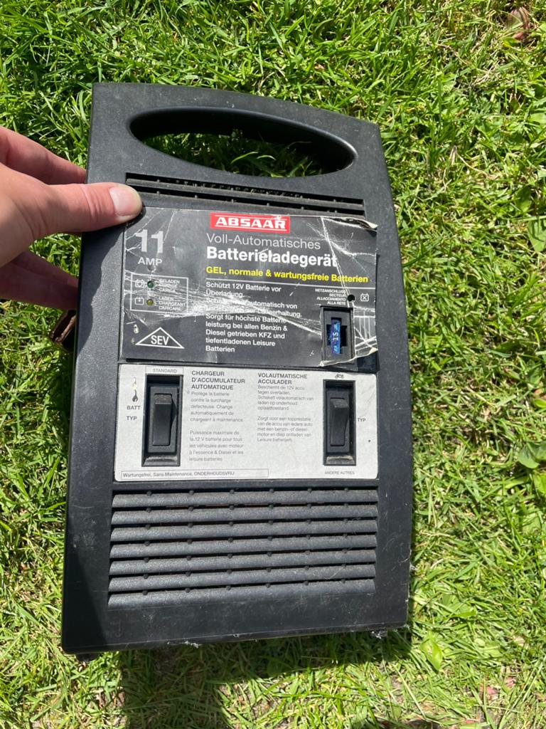 Absaar acculader 11 Amp voor gel / normaal / onderhoudsvrij, Auto-onderdelen, Accu's en Toebehoren, Ophalen, Gebruikt